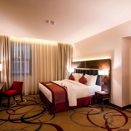 Ramada Hotel & Suites By Wyndham Yerevan Ngoại thất bức ảnh