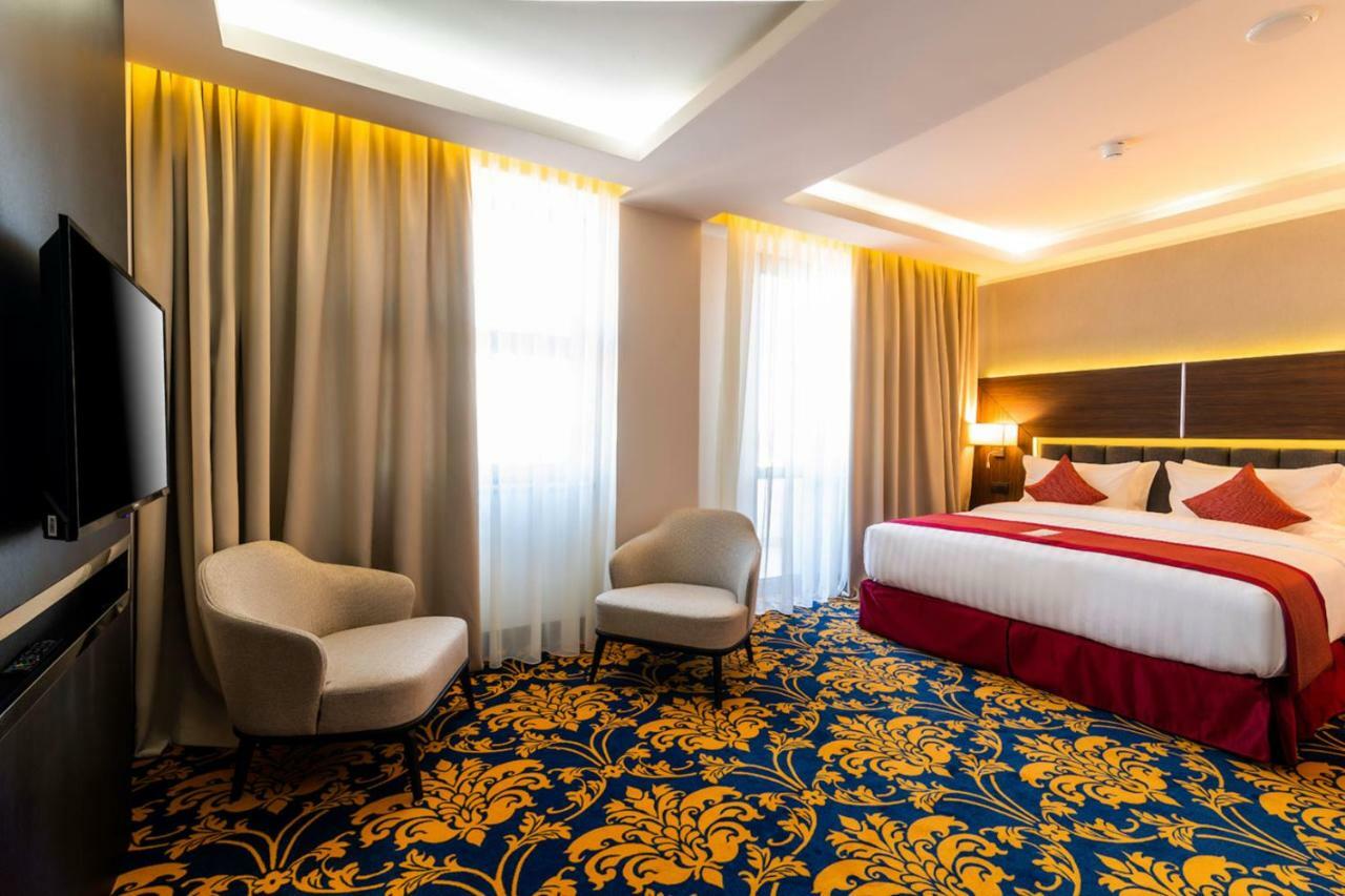 Ramada Hotel & Suites By Wyndham Yerevan Ngoại thất bức ảnh