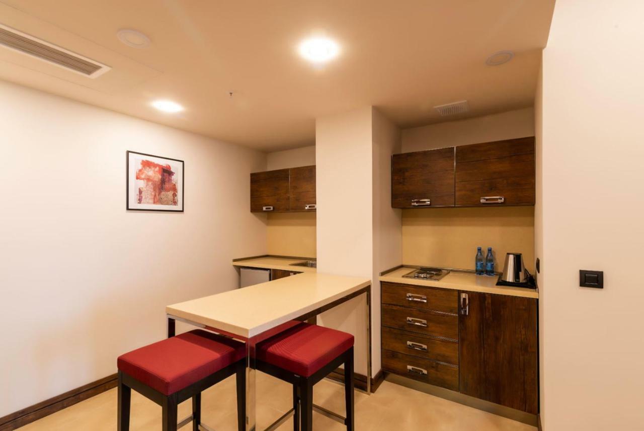 Ramada Hotel & Suites By Wyndham Yerevan Ngoại thất bức ảnh