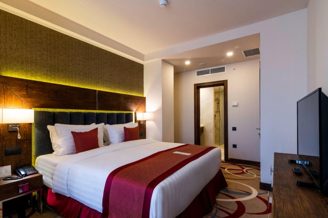 Ramada Hotel & Suites By Wyndham Yerevan Ngoại thất bức ảnh