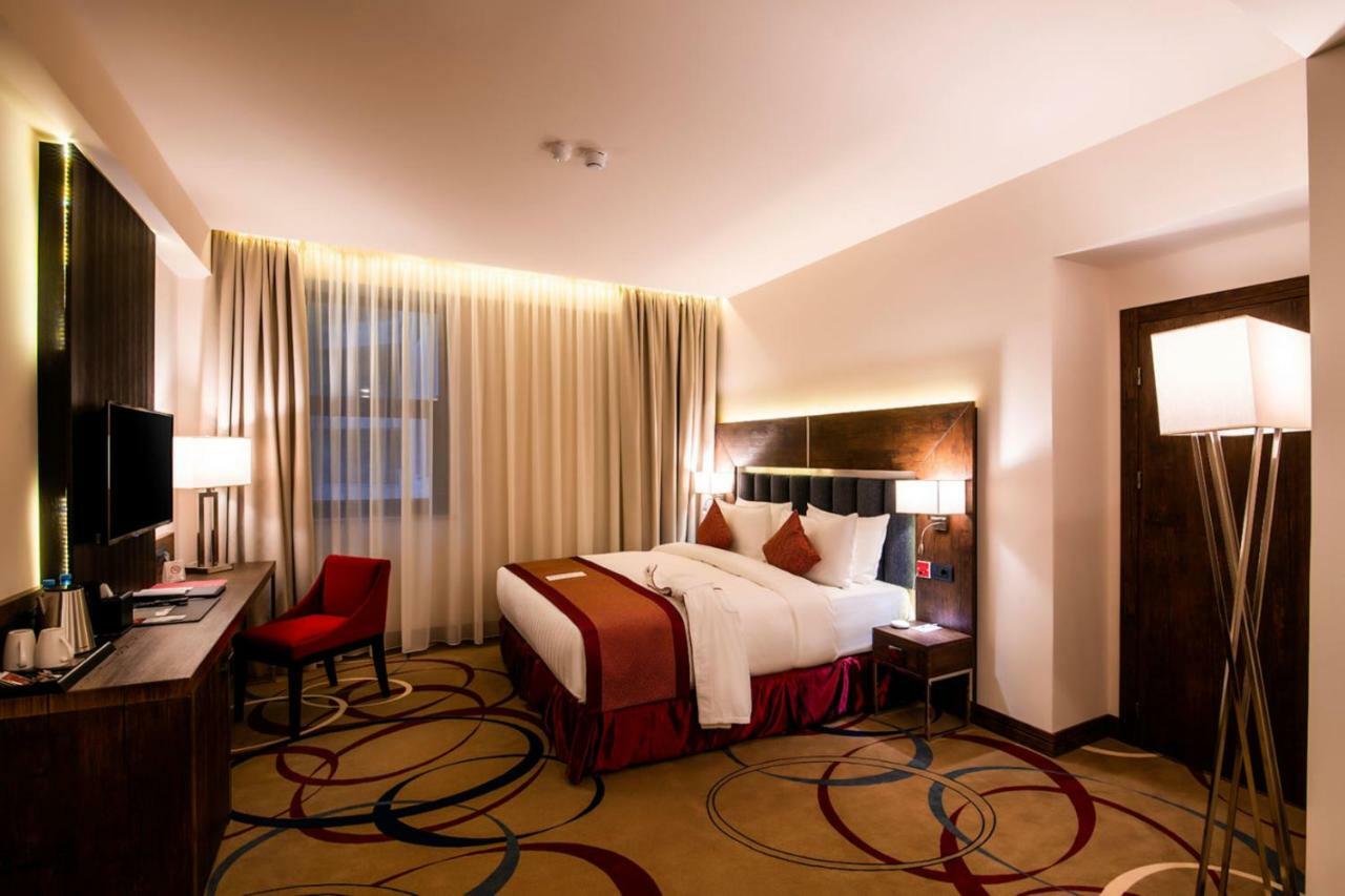 Ramada Hotel & Suites By Wyndham Yerevan Ngoại thất bức ảnh